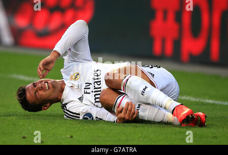 Ronaldo shirt in Real Madrid official shop in Bernabeu Stadium, Spain Stock  Photo - Alamy