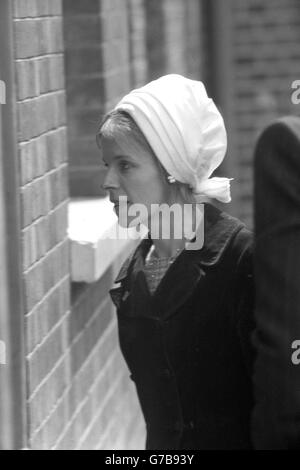 Lady Lucan returns to the Westminster Coroner's Court for the afternoon session. She gave evidence at the inquest on her children's nanny Sandra Rivett, who was found beaten to death in the family's basement. Stock Photo