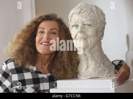 Nicole Farhi sculpture exhibition launch Stock Photo