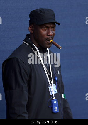 Michael jordan baseball hi-res stock photography and images - Alamy