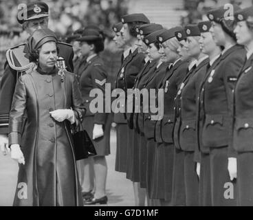 Queen Elizabeth II inspects members of the Women's Royal Air Force at RAF Finningley near Doncaster. Stock Photo