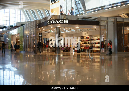 Los Angeles California,International Airport,LAX,gate,terminal,DFS,Duty Free,shopping  shopper shoppers shop shops market markets marketplace buying se Stock  Photo - Alamy