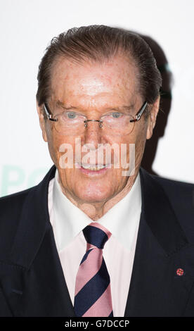 Roger Moore arrives at the Royal Albert Hall for a special event looking back at the career of Sir Michael Caine where clips will be played on stage and music from his best-known films played live by the London Symphony Orchestra in aid of charity, NSPCC. Stock Photo