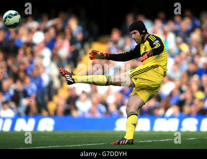 Soccer - Barclays Premier League - Chelsea v Arsenal - Stamford Bridge. Chelsea's Petr Cech during the Barclays Premier League match at Stamford Bridge, London. Stock Photo