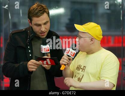 Comedians David Walliams (left) and Matt Lucas from the BBC comedy show Little Britain, during their guest appearance on MTV's TRL - Total Request Live - show at their new studios in Leicester Square, central London. Stock Photo