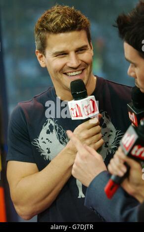 David Boreanaz, US actor and star of the TV series 'Angel', during his guest appearance on MTV TRL UK held at the MTV Studios in London's Leicester Square. Stock Photo