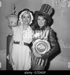 Guests of honour at the Variety Club of Great Britain luncheon at the Dorchester Hotel. The two freelance models, who will represent their country in the forthcoming Miss World Beauty Contest, are (l-r) Miss United Kingdom Helen Morgan, 22, of Barry, Wales, and Miss United States Terry Ann Browning, 20. Stock Photo