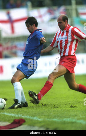 Soccer - 1994-95 UEFA Cup Winners' Cup - First Round - 2nd Leg - Viktoria Zizkov v Chelsea - FK Viktoria Stadion, Prague Stock Photo