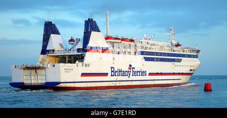 ferries brittany poole cherbourg harbour leaving sunset ship alamy barfleur bournemouth sandbanks 2008 near