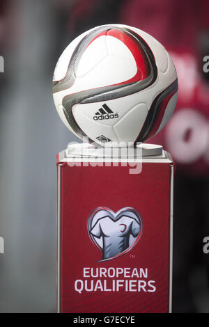 Adidas european qualifier ball hi res stock photography and images Alamy