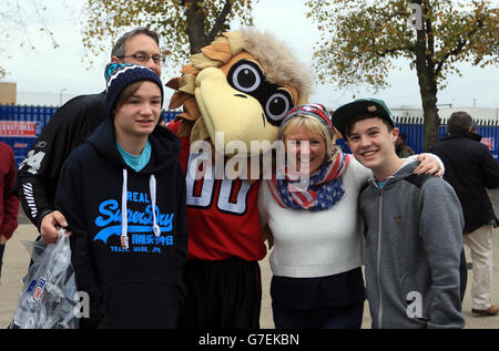 American Football - NFL International Series 2014 - Detroit Lions v Atlanta Falcons - Wembley Stadium Stock Photo