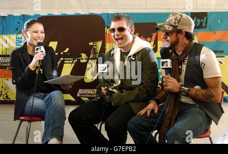 MTV TRL - Nick Carter and AJ Stock Photo - Alamy