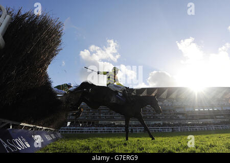 Horse Racing - United House Group Raceday - Ascot Racecourse Stock Photo