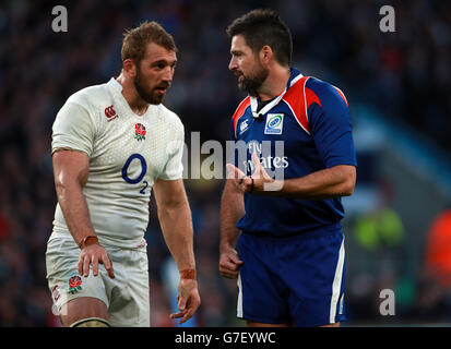 Rugby Union - QBE International 2014 - England v South Africa - Twickenham. England's Chris Robshaw (left) talks with referee Steve Walsh during the QBE International at Twickenham, London. Stock Photo