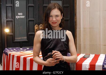 Actress Renee Zellweger leaves the CNN/Time Warner American election night party at the National Portrait Gallery in central London. Stock Photo