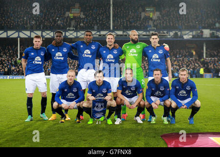 Everton Team line-up Top Row (Left to Right) James McCarthy, Romelu Lukaku, Sylvain Distin, Phil Jagielka and Gareth Barry. Front Row (Left to Right) Steven Naismith, Leighton Baines, Leon Osman, Aiden McGeady and Tony Hibbert before the UEFA Europa League match at Goodison Park, Liverpool. PRESS ASSOCIATION Photo. Picture date: Thursday November 6, 2014. See PA story SOCCER Everton. Photo credit should read: Peter Byrne/PA Wire. Stock Photo