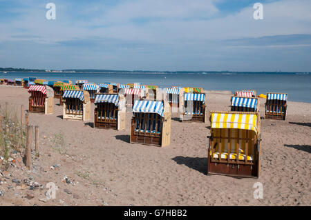 Wicker beach chairs on the beach of Niendorf, Timmendorfer Strand, Luebeck Bay, Baltic Sea, Schleswig-Holstein Stock Photo