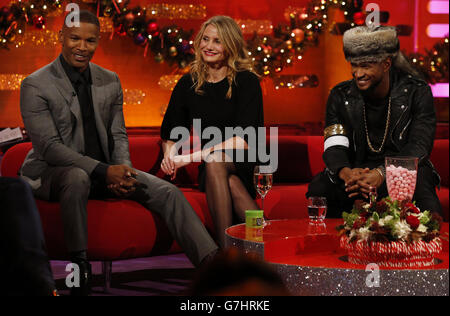 Cameron Diaz, left, and Jamie Foxx pose for photographers at the photo