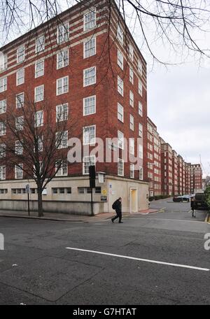 General view of Dolphin Square in Pimlico, London, as police appeal for witnesses who lived or visited Dolphin Square, in the 1970s, as Scotland Yard is investigating the alleged murder of three young boys linked to a Westminster paedophile ring active in the late seventies and early eighties. Stock Photo