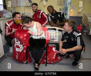 Soccer - Nottingham Forest Hospital Visit - Queens Medical Centre Stock Photo