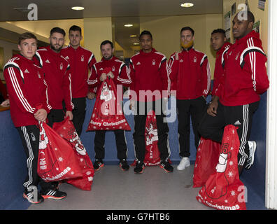 Soccer - Nottingham Forest Hospital Visit - Queens Medical Centre Stock Photo