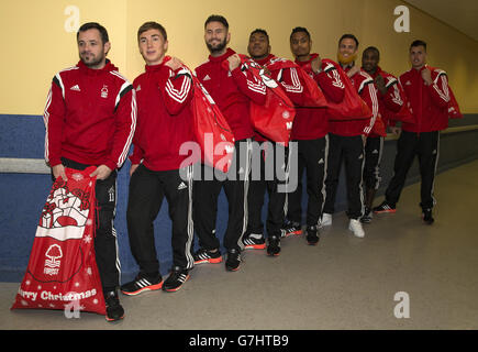 Soccer - Nottingham Forest Hospital Visit - Queens Medical Centre Stock Photo