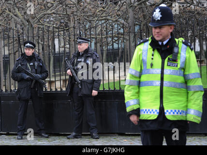 Armed police officers outside the Houses of Parliament, London, UK ...