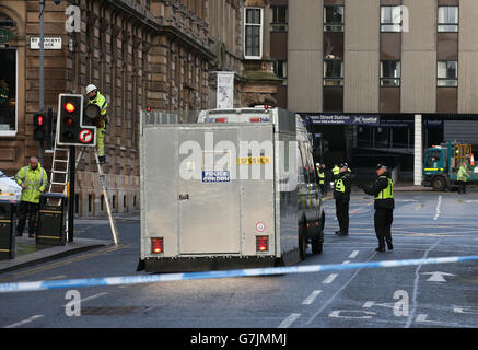 Bin lorry crash Stock Photo