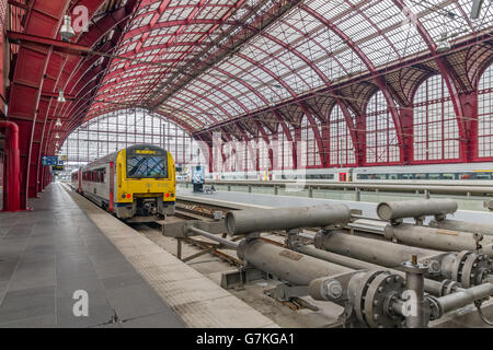 Train ready for departure at Antwerp Central station in Antwerp, Belgium Stock Photo