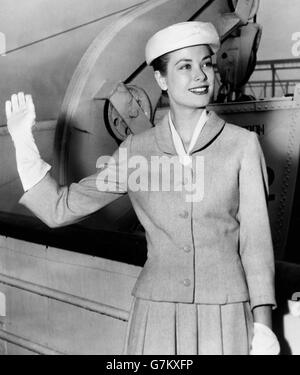 Grace Kelly  (1929-1982) . The American actress waving goodbye to New York from the ocean liner Constitution, before sailing for Monaco and her wedding to Prince Rainier. Photo by New York World-Telegram and the Sun Newspaper, 4th April 1956. Stock Photo