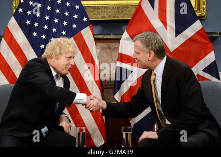 Mayor of London Boris Johnson in talks with New York Mayor with Bill de Blasio at City Hall in New York, on the sixth day of his week long trade visit to the United States taking in Boston, New York and Washington. Stock Photo