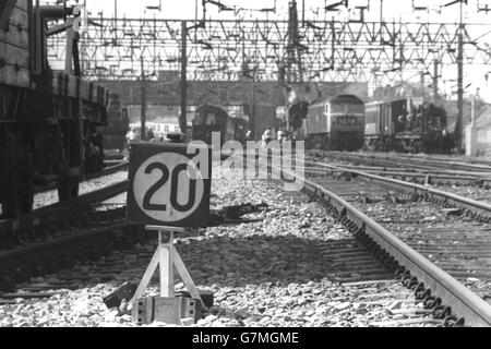 A vital speed limit sign near the scene of yesterday's train disaster at Nuneaton's Trent Valley Station. Stock Photo