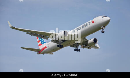 American Airlines Boeing 767 N348AN landing at London-Heathrow Airport LHR Stock Photo