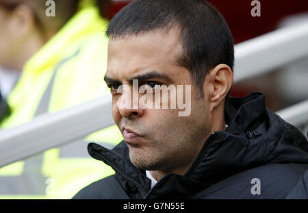 Soccer - SkyBet Championship - Middlesbrough v Charlton Athletic - Riverside Stadium. Charlton Athletic manager Guy Luzon Stock Photo