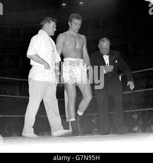 Boxing - Heavyweight - Joe Bugner v Terry Feeley - Royal Albert Hall, Kensington, London Stock Photo