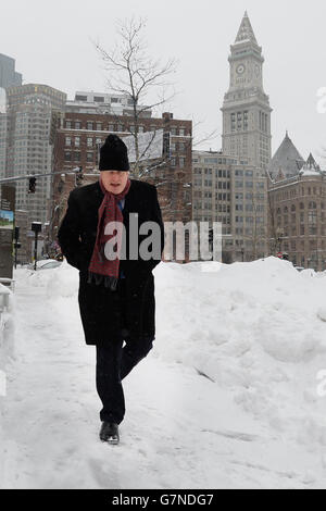 Mayor of London Boris Johnson begins his six-day visit to the USA with a walkabout in sub-zero temperatures around the 'big dig' regeneration project in Boston, USA. Stock Photo