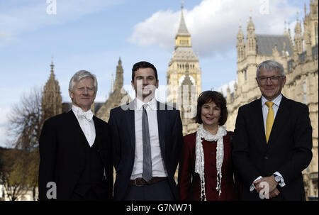 The family of Lance Corporal Joshua Leakey; his parents Mark (right) and Rosie Leakey and brother Ben Leakey (2nd left) and Lieutenant General David Leakey, the Gentleman Usher of the Black Rod (left) outside the Palace of Westminster, London. Stock Photo