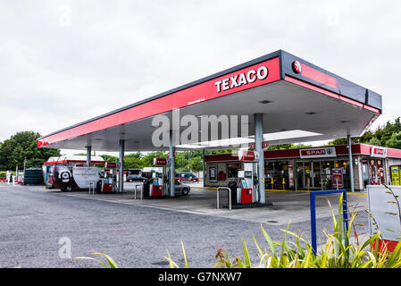 Texaco garage forecourt with a Spar shop, Swords, Dublin. Stock Photo