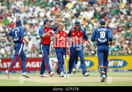 Cricket - First One Day international - South Africa v England - Wanderers Stock Photo