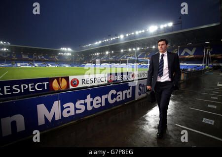 Everton's Gareth Barry arrives at the ground for the UEFA Europa League match at Goodison Park, Liverpool. PRESS ASSOCIATION Photo. Picture date: Thursday March 12, 2015. See PA story SOCCER Everton. Picture credit should read: Peter Byrne/PA Wire Stock Photo