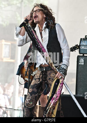 New York, NY, USA. 24th June, 2016. Steven Tyler Performs on NBC's 'Today' Show at Rockefeller Plaza.
