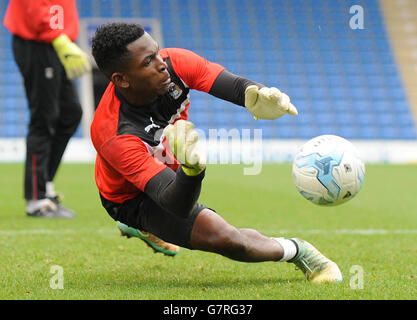 Soccer - Sky Bet League One - Chesterfield v Coventry City - Proact Stadium. Coventry City goalkeeper Reice Charles-Cook Stock Photo