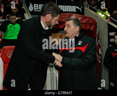 Soccer - Sky Bet League One - Fleetwood Town v Coventry City - Highbury Stadium. Coventry City's manager, Tony Mowbray greets Fleetwod Town manager Graham Alexander Stock Photo