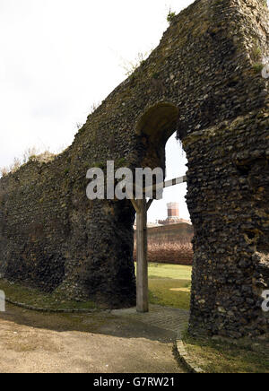 Reading Abbey Stock. General view of the ruins of Reading Abbey in Reading town centre which was founded by Henry I in 1121 Stock Photo