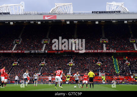 Soccer - Barclays Premier League - Manchester United v Tottenham Hotspur - Old Trafford