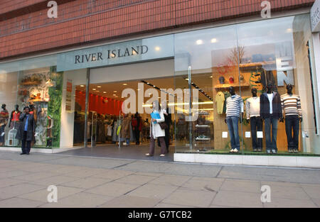 High Street Shops. A River Island store on Oxford Street. Stock Photo