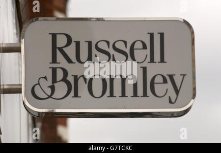 High Street Shops. A Russell and Bromley store on Oxford Street. Stock Photo