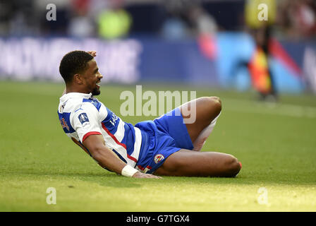 Reading's Garath McCleary celebrates scoring his side's first goal of the game during the FA Cup Semi Final match at Wembley Stadium, London. PRESS ASSOCIATION Photo. Picture date: Saturday April 18, 2015. See PA story SOCCER Reading. Photo credit should read: Andrew Matthews/PA Wire. Stock Photo