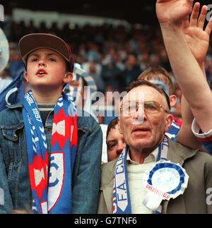 Soccer - Littlewoods FACup - Semi Final - Chesterfield v Middlesbrough. Young and old Chesterfield fans cheer their side on Stock Photo