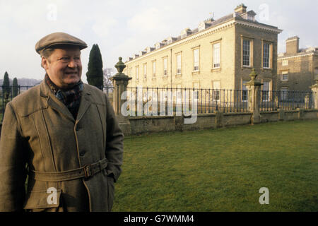 Earl Spencer takes a brisk walk in the grounds of Althorp, his stately home, open to the public, in Northants. Althorp has been owned by the Spencer Family since the beginning of the 16th century. The Earl's daughter, Lady Diana SPencer, is to marry the Prince of Wales later this year. Stock Photo